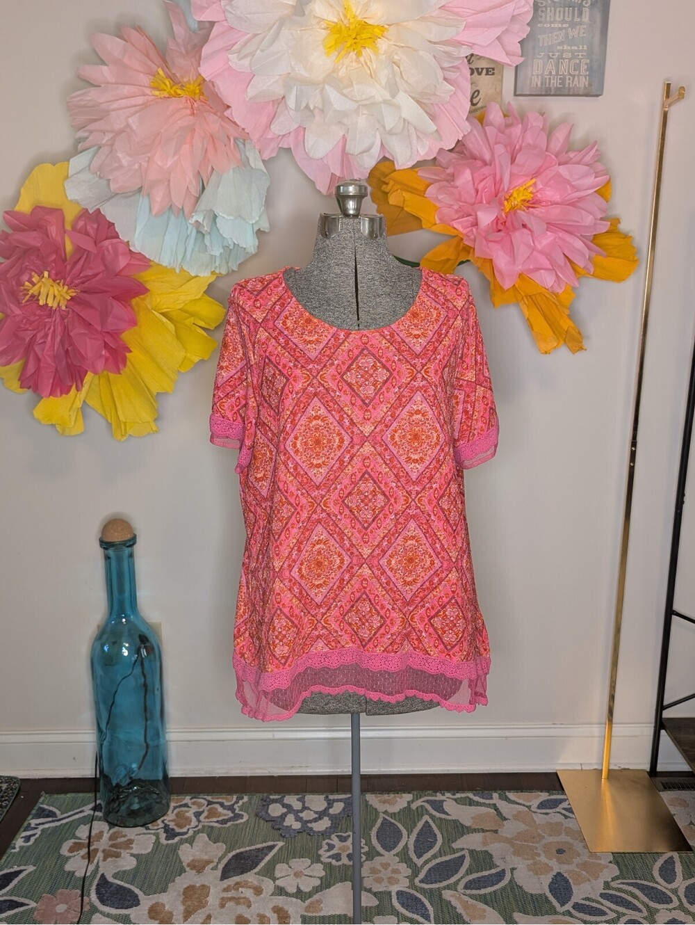 2080 - Kim Rogers Curvy 1X Pink and Orange Patterned Blouse with Crochet Trim